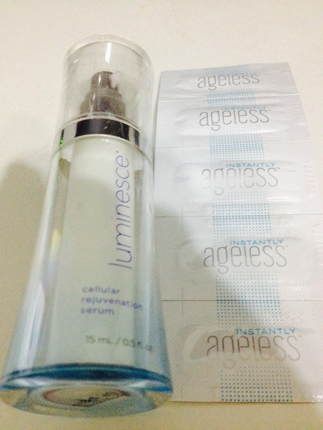 Luminesce e Instantly Ageless da Jeunesse embalagem