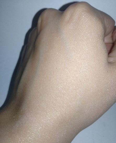 O pó Translúcido Payot 04 deixa um toque aveludado e com leve brilho