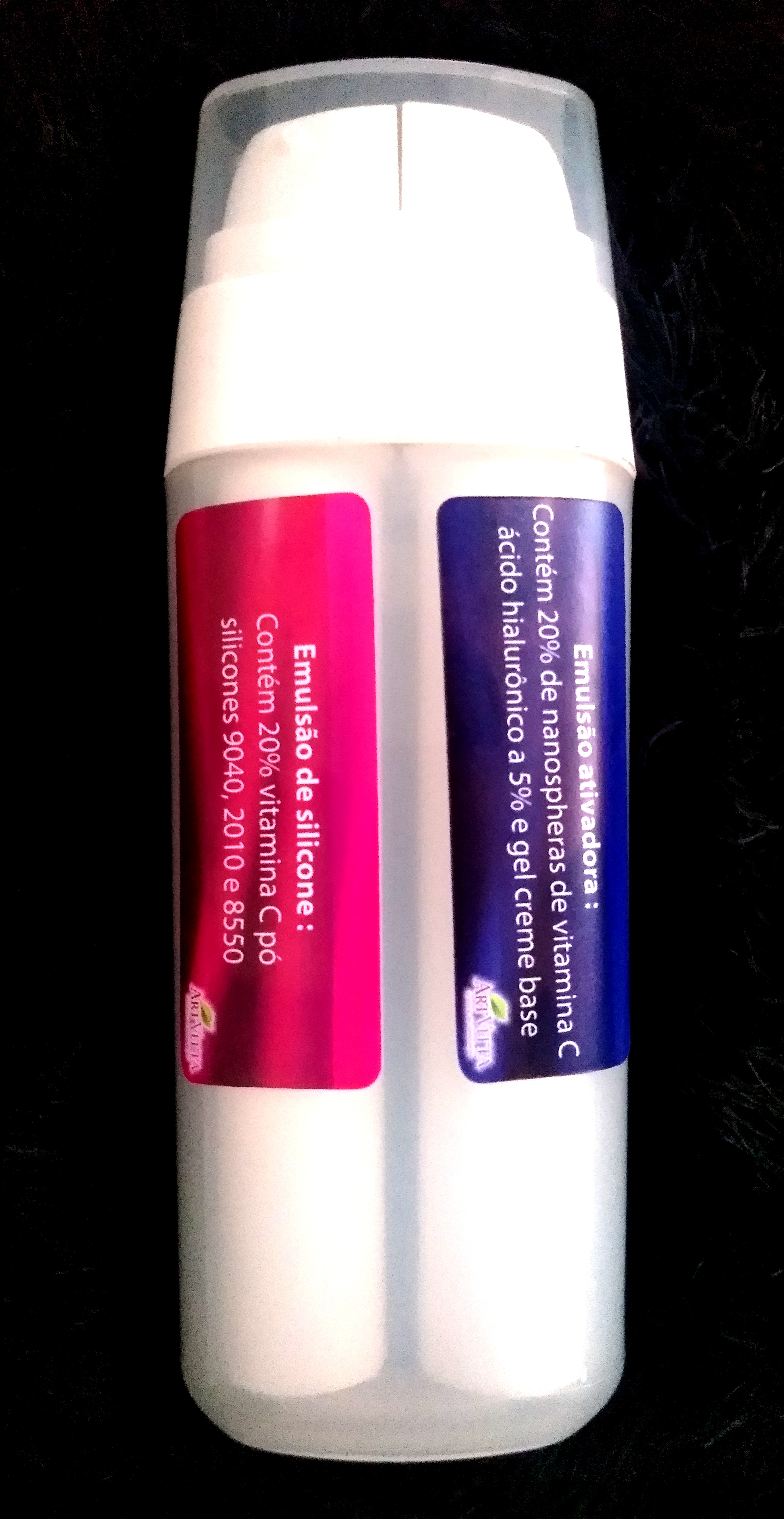 A Vitamina C Hidro Ativada 20% + Ácido Hialurônico 5% vem envasada em embalagens com válvula dosadora que permite partes iguais de ambos produtos, com 18g cada.