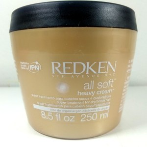 All Soft Heavy Cream da REDKEN em embalagem de 250 ml
