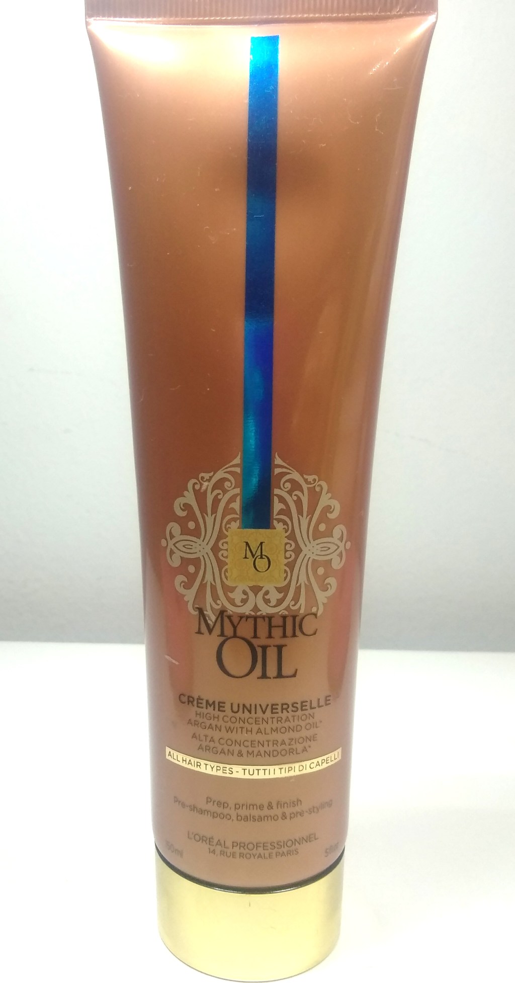 Leave-in Mythic Oil em embalagem de 150ml