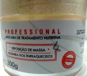 A máscara Nutricelular promete reposição de massa e regenerar fios enfraquecidos