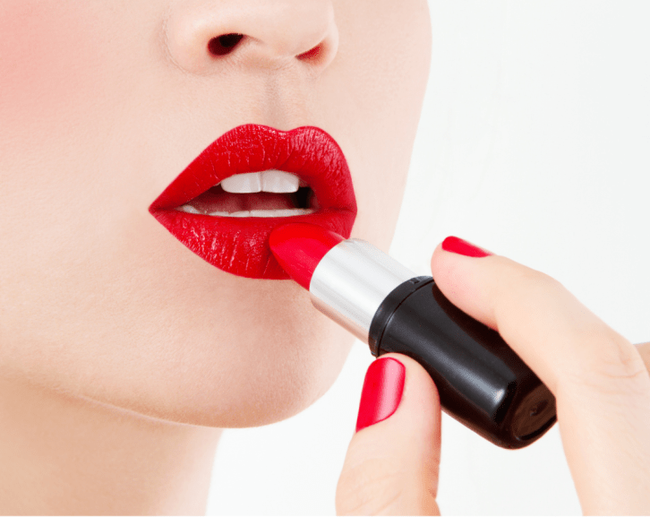 O batom vermelho era usado para destacar a pele de porcelana através do contraste
