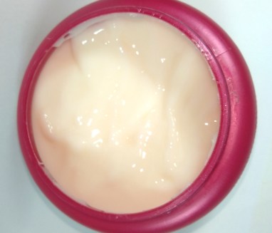 A máscara Siàge Cauterização dos Fios é clara e densa