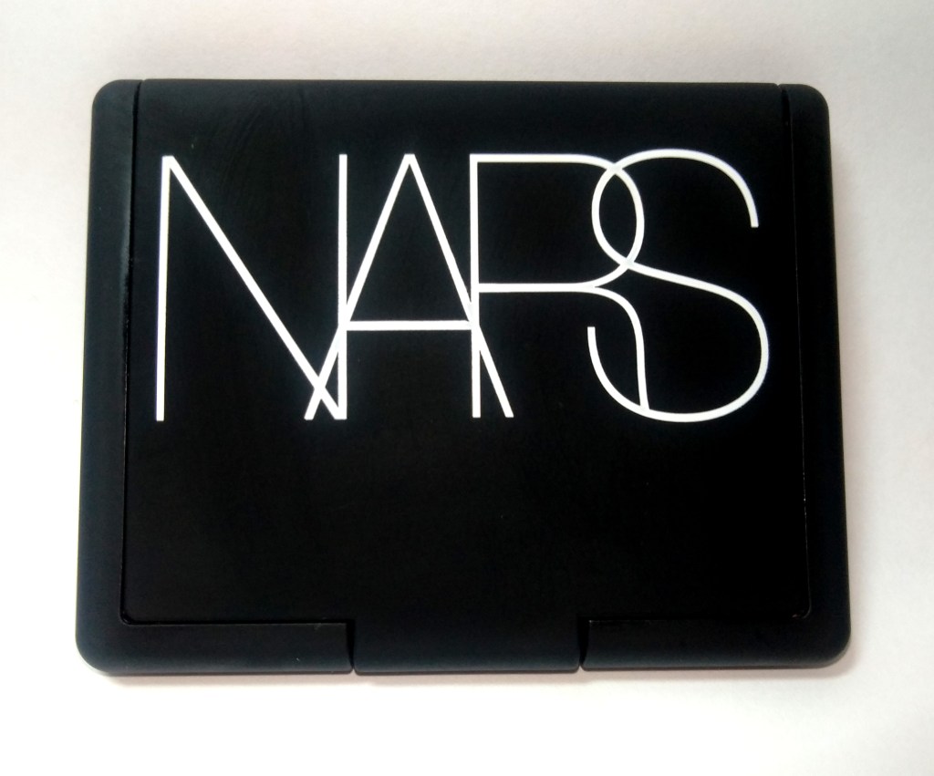 Blush Orgasm da Nars em embalagem de 4,8g
