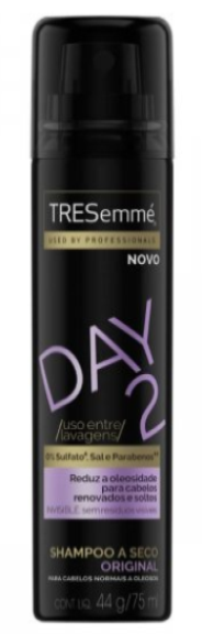 Shampoo a seco Day 2 original da TRESemmé em embalagem de 7ml.