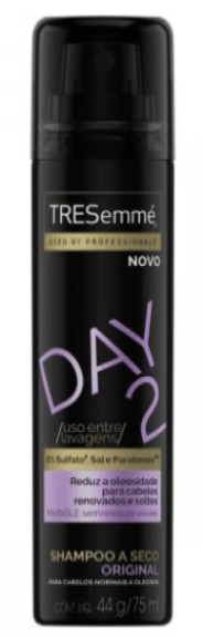 Shampoo a seco Day 2 original da TRESemmé em embalagem de 7ml.